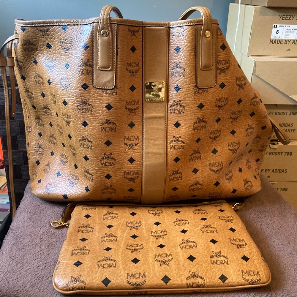 Mcm big tote with pouch